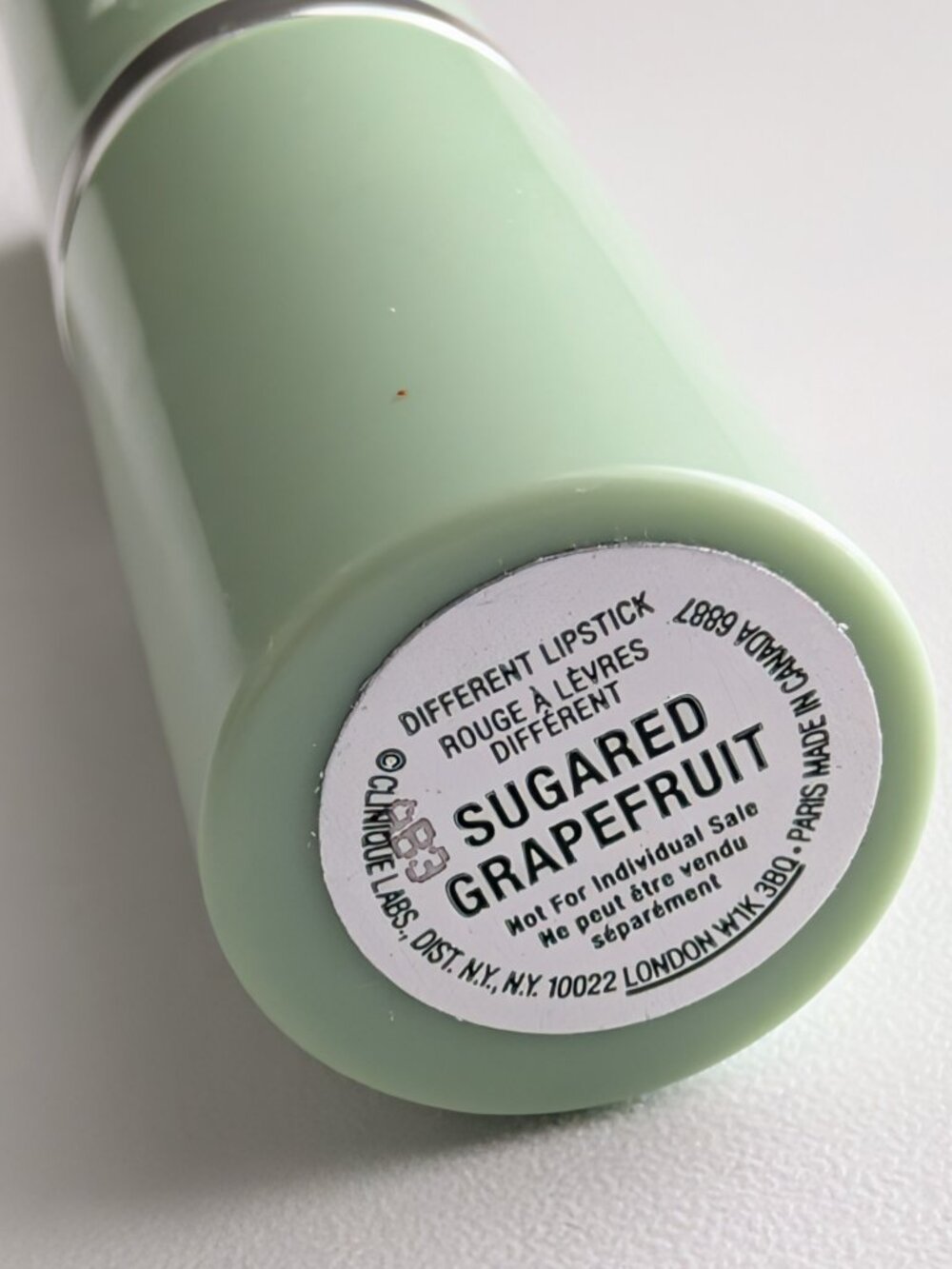 Clinique Different Lipstick SUGARED GRAPEFRUIT New Full Size - Picture 3 of 5